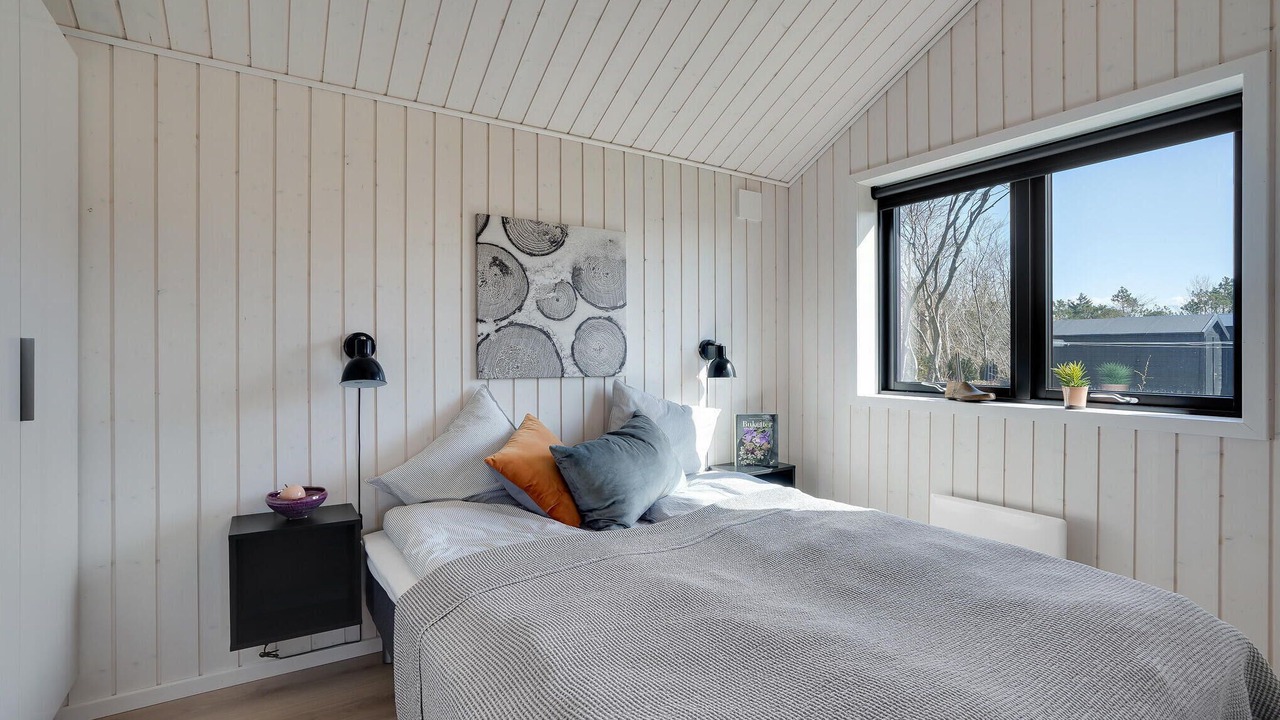 Photo of Others in Henne