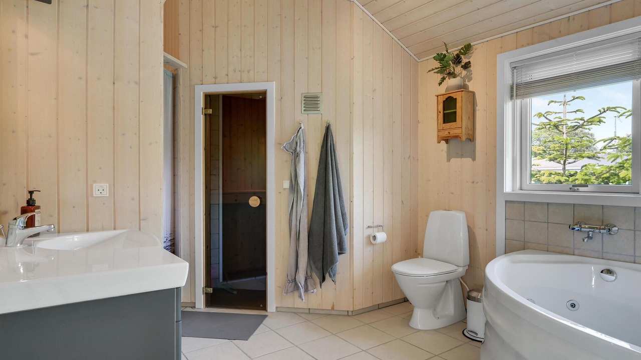 Photo of Bathroom in Holloselund