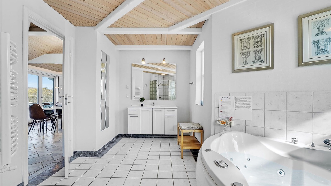 Photo of Bathroom in Vestervig