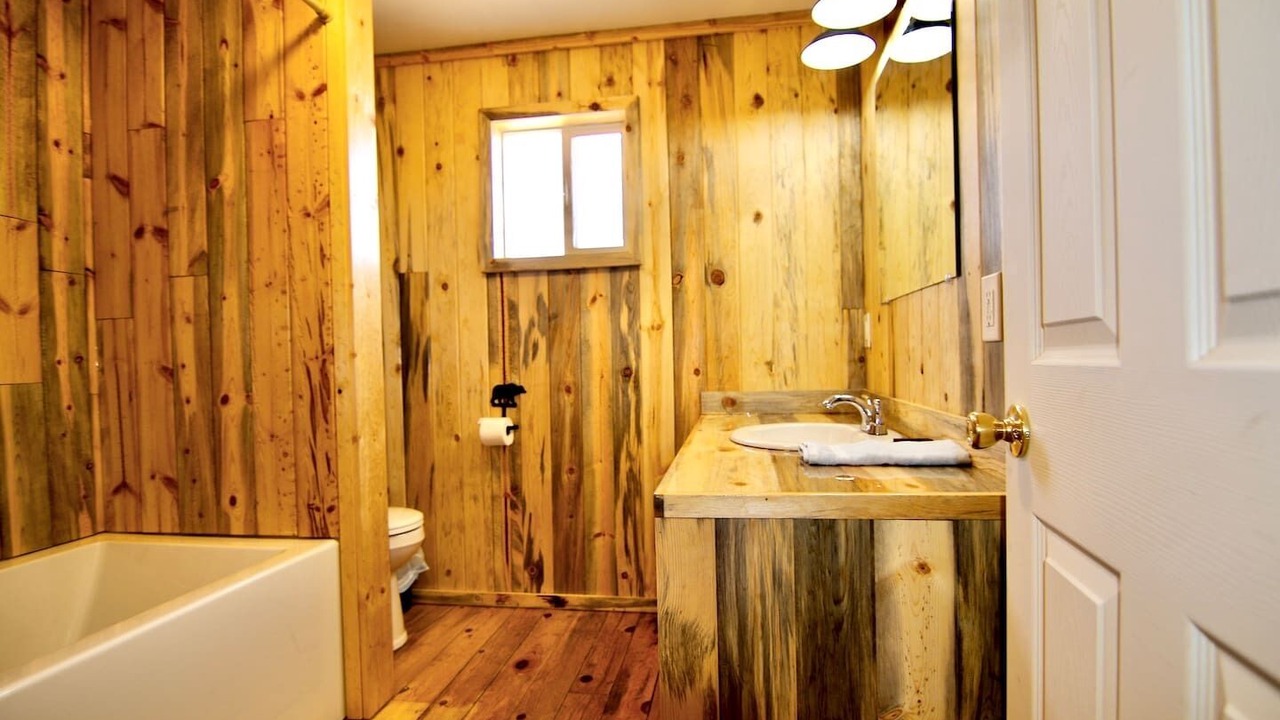 Photo of Bathroom in Blanding