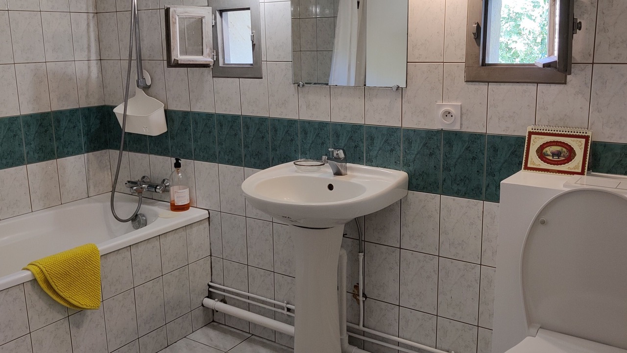 Photo of Bathroom in Savigny-en-Veron