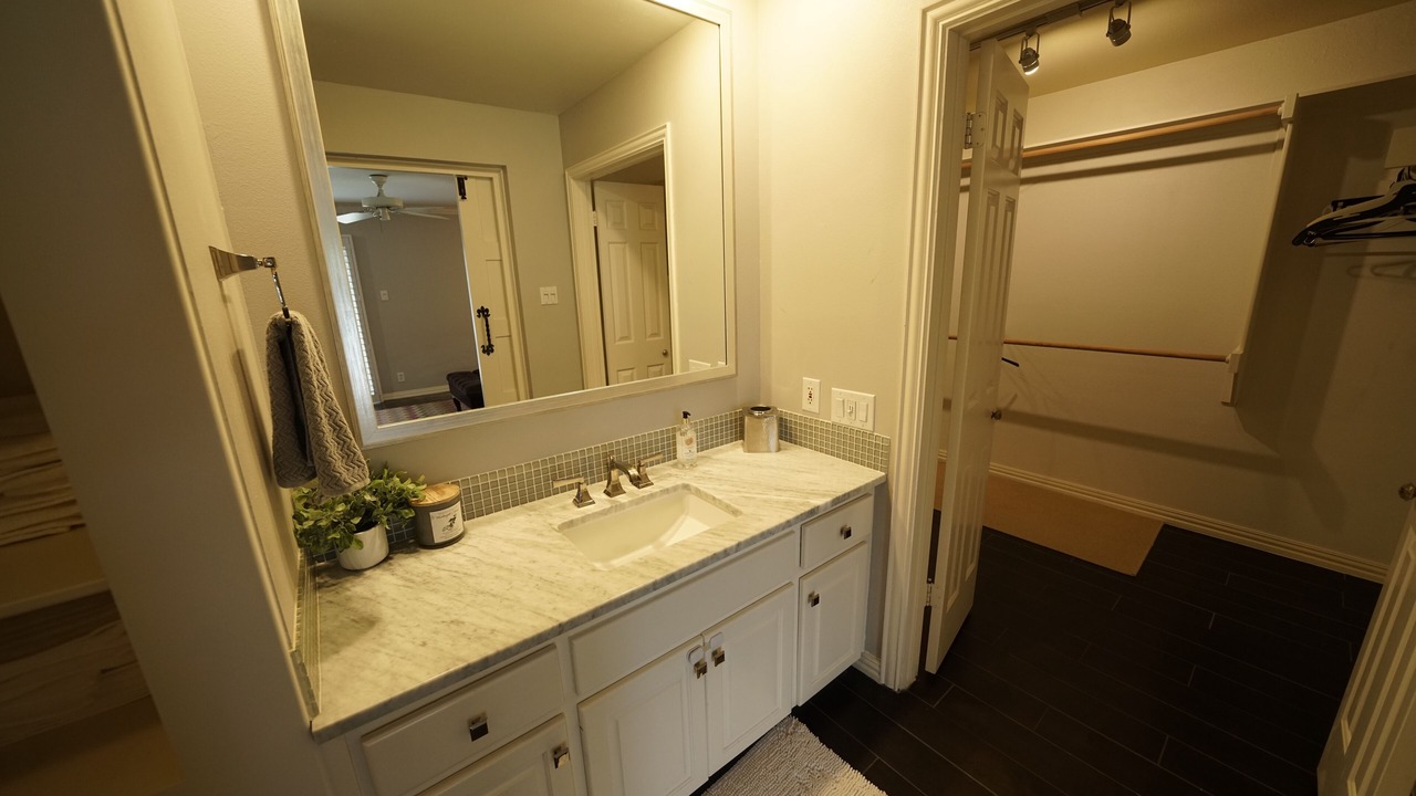 Photo of Bathroom in Rivercrest