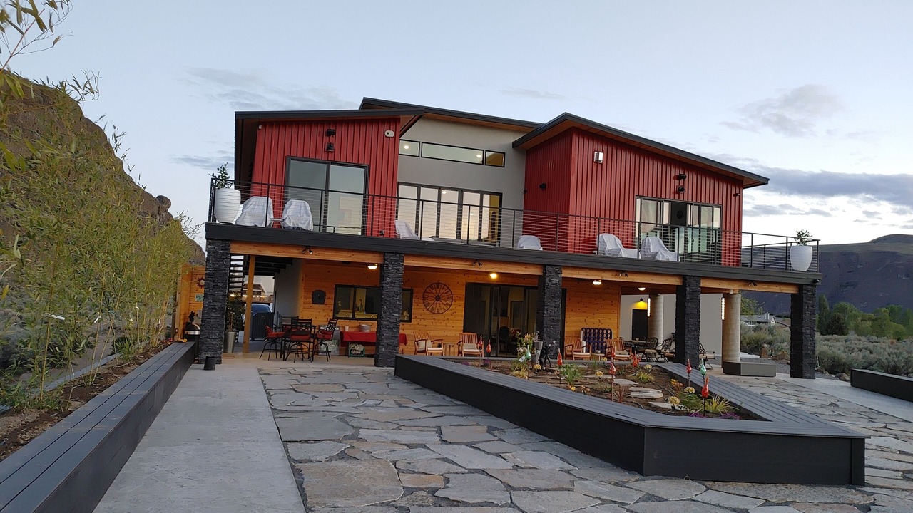 Photo of Outdoor in Sunland Estates