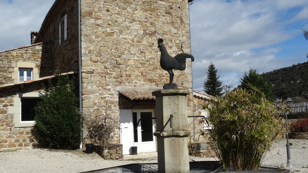 Photo of Outdoor in Banne