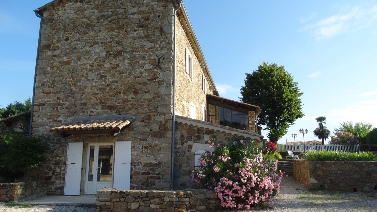 Photo of Outdoor in Banne