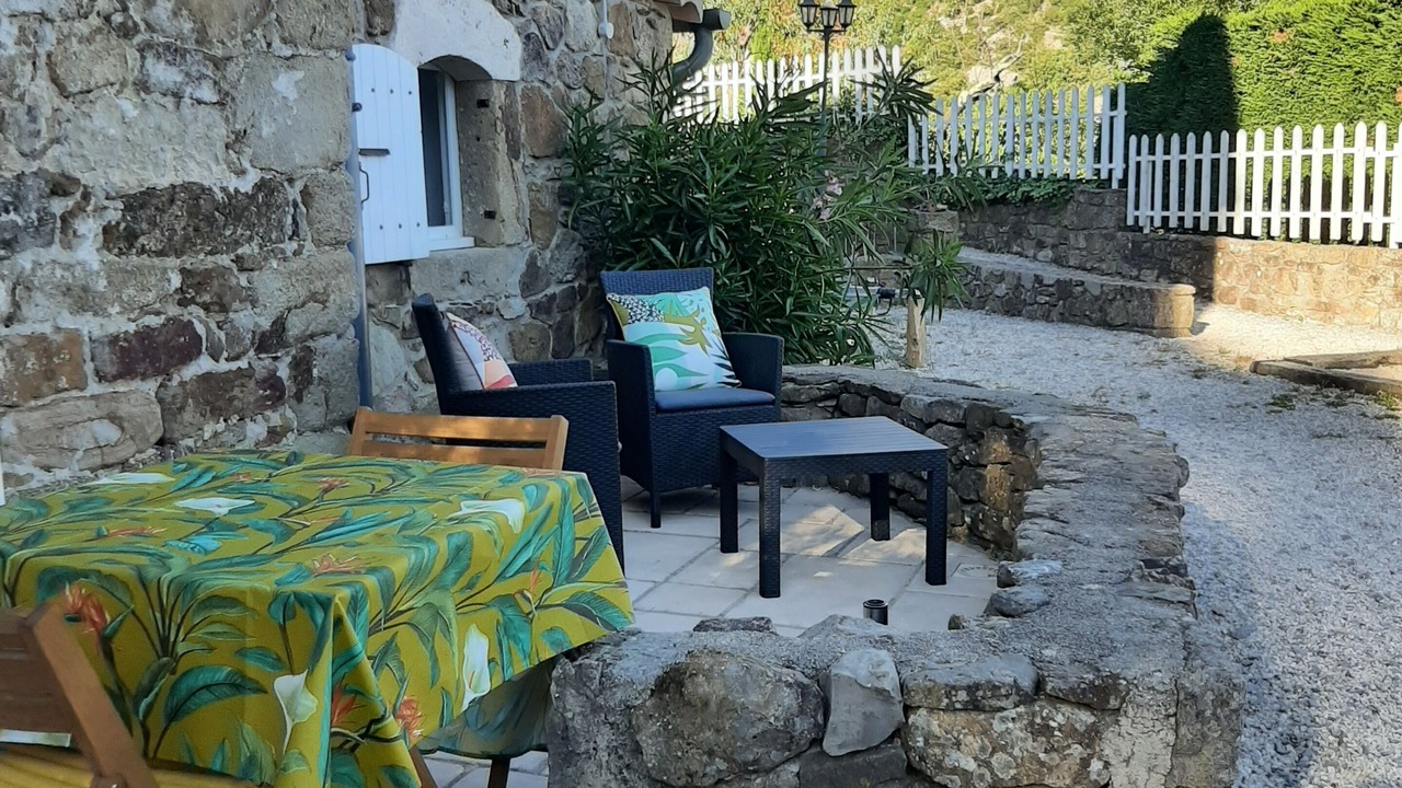 Photo of Outdoor in Banne