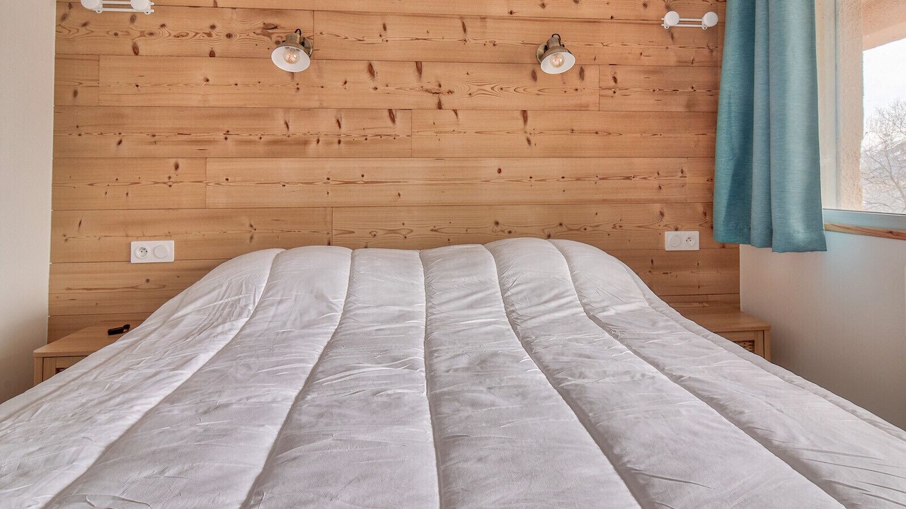 Photo of Bedroom in Genos
