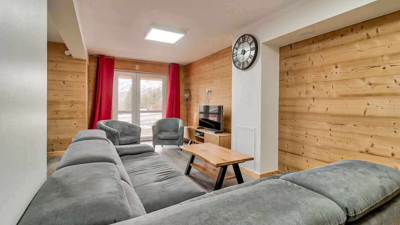 Photo of Livingroom in Genos