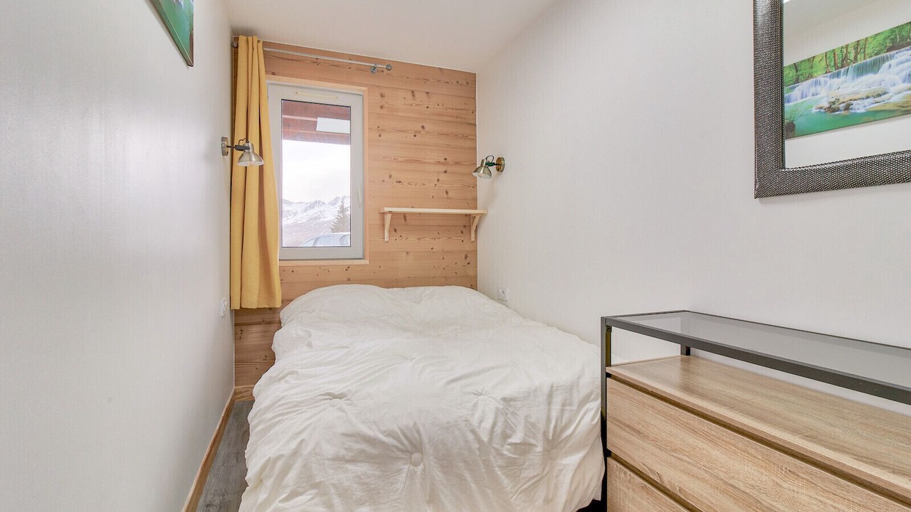 Photo of Bedroom in Genos