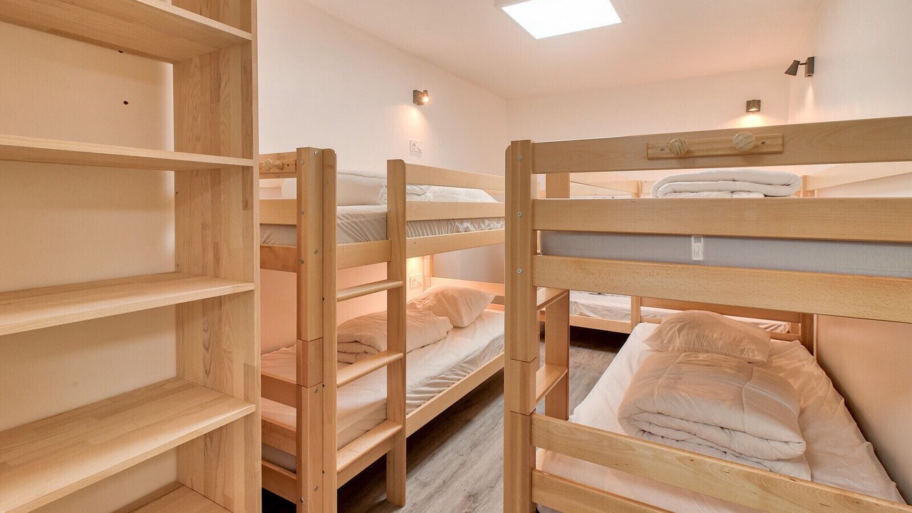 Photo of Bedroom in Genos