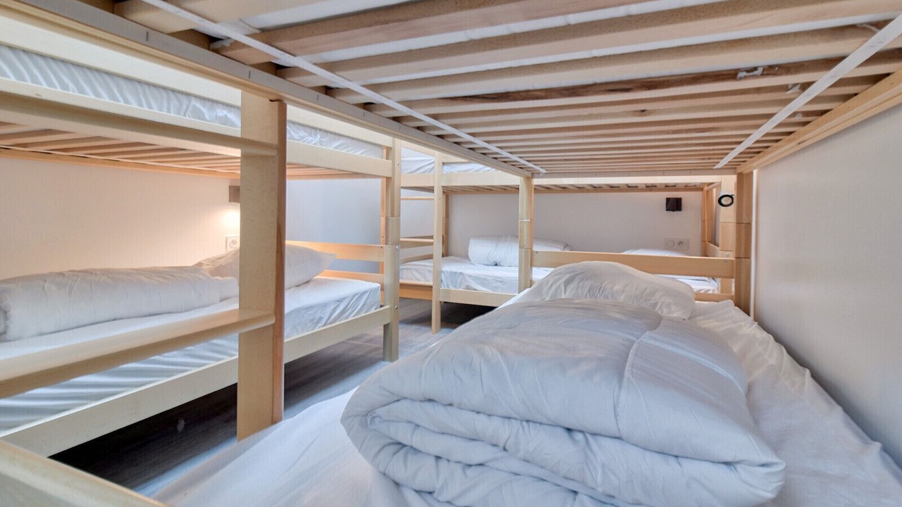 Photo of Bedroom in Genos