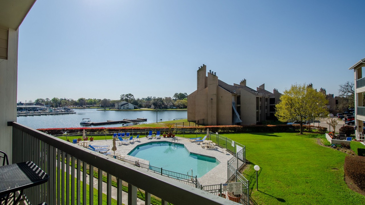 Photo of Patio Balcony in Walden on Lake Conroe