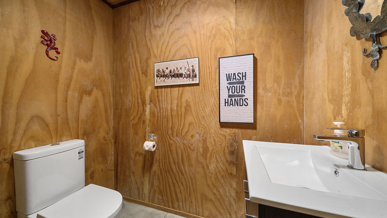 Photo of Bathroom in Waikawa Beach