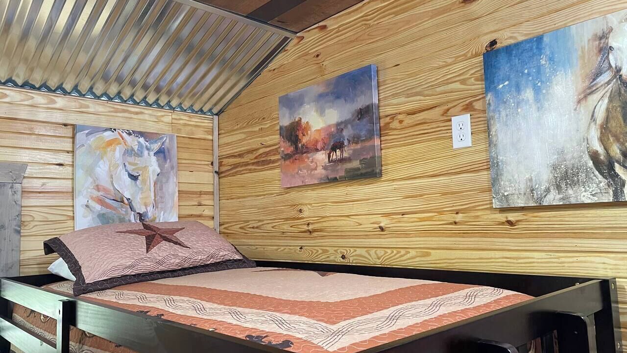 Photo of Bedroom in Eminence