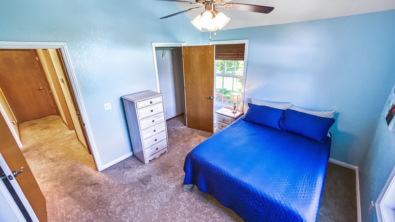 Photo of Bedroom in Ozark
