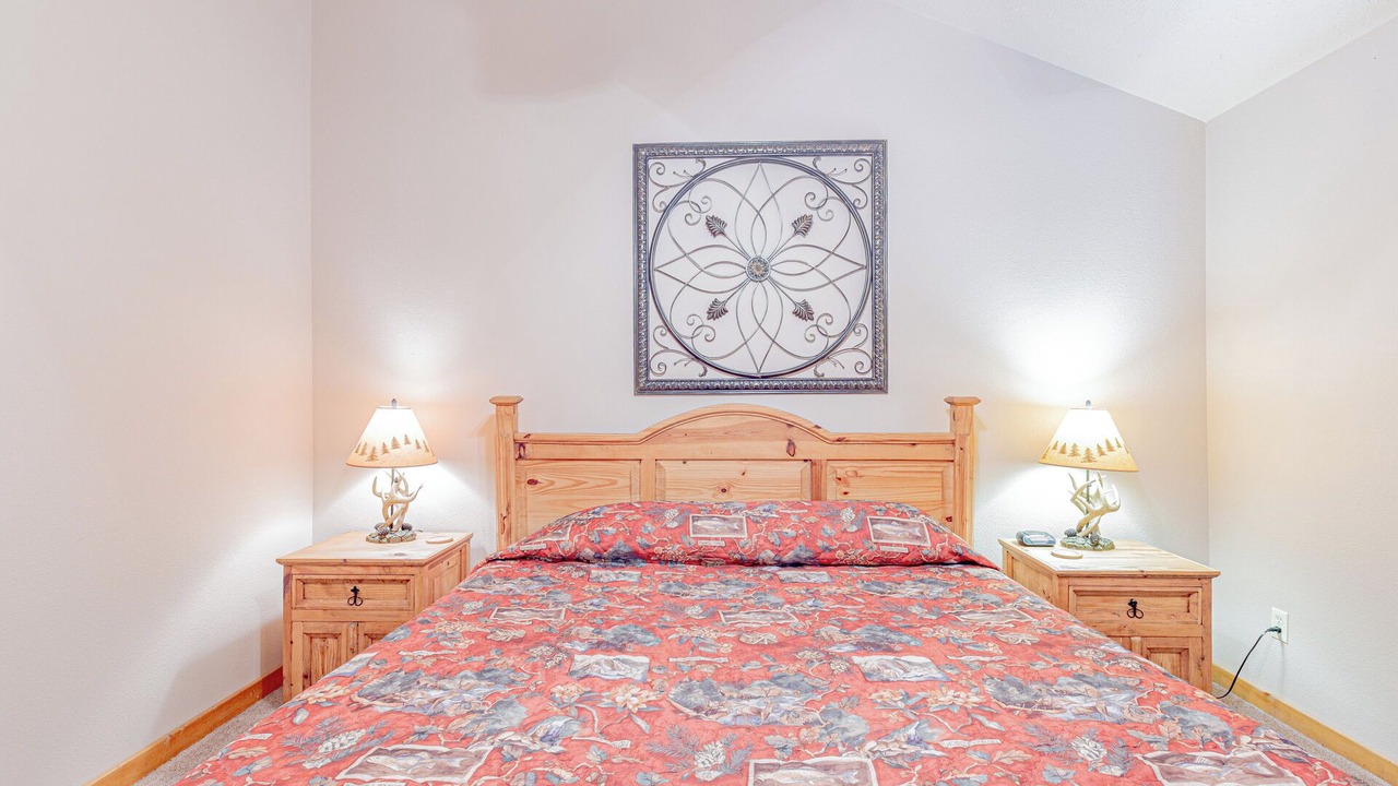 Photo of Bedroom in Reeds Spring