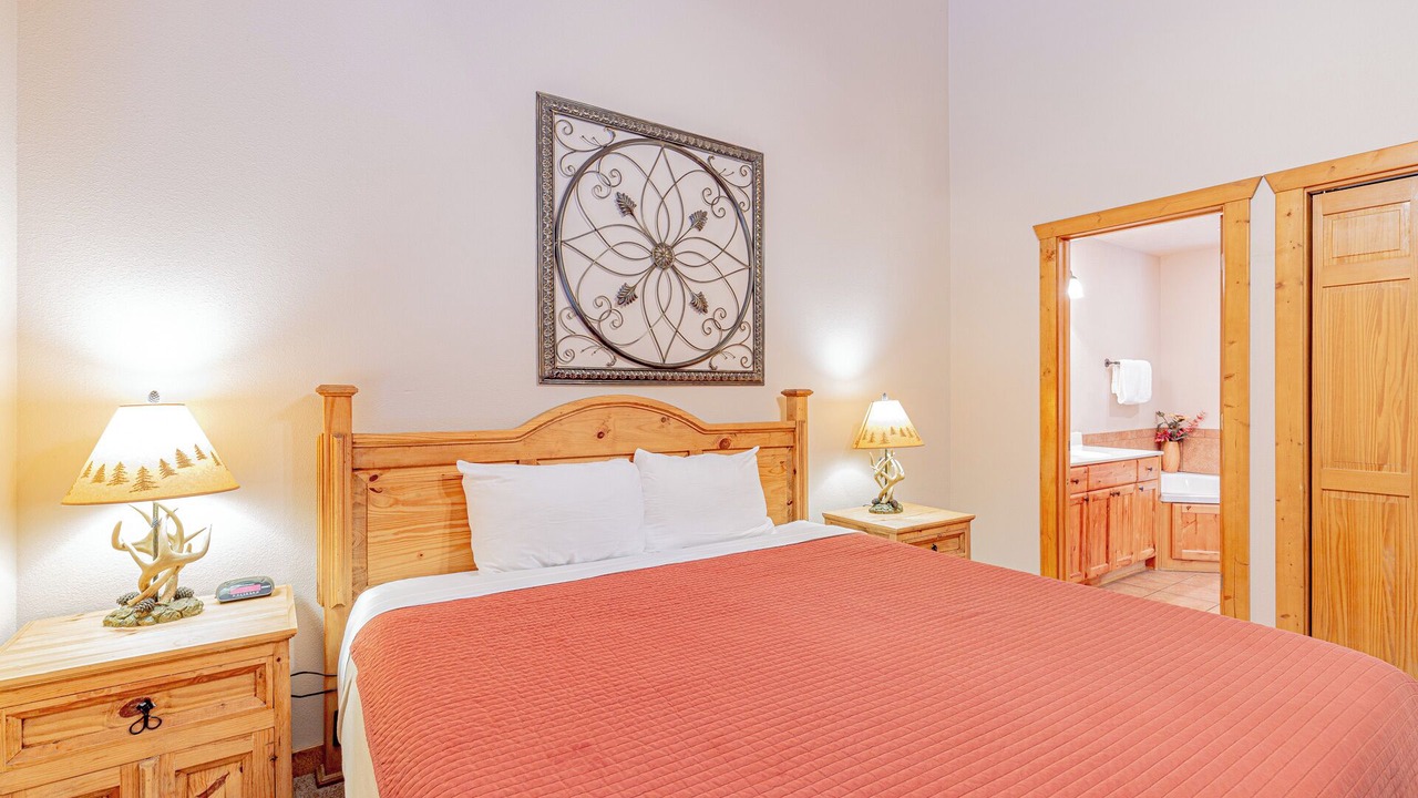 Photo of Bedroom in Reeds Spring