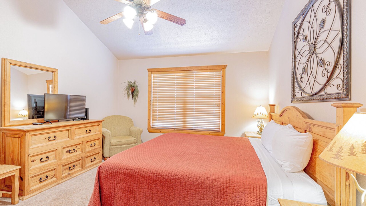 Photo of Bedroom in Reeds Spring