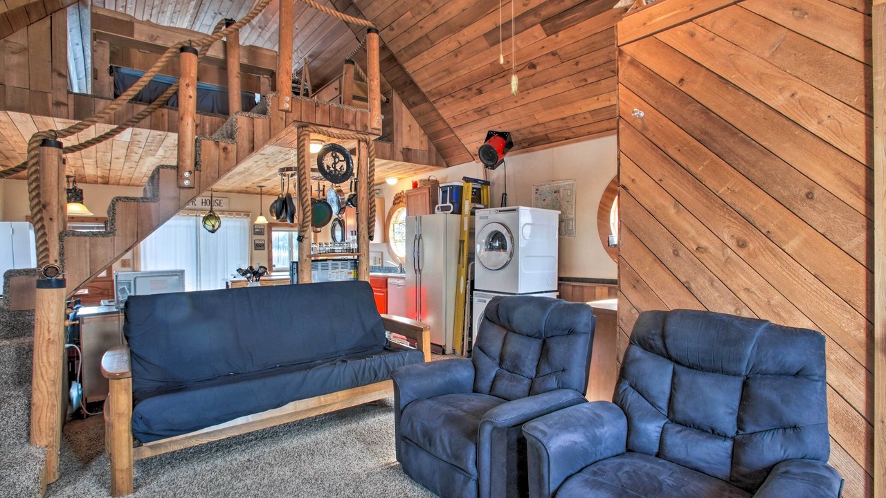 Photo of Livingroom in Bayview