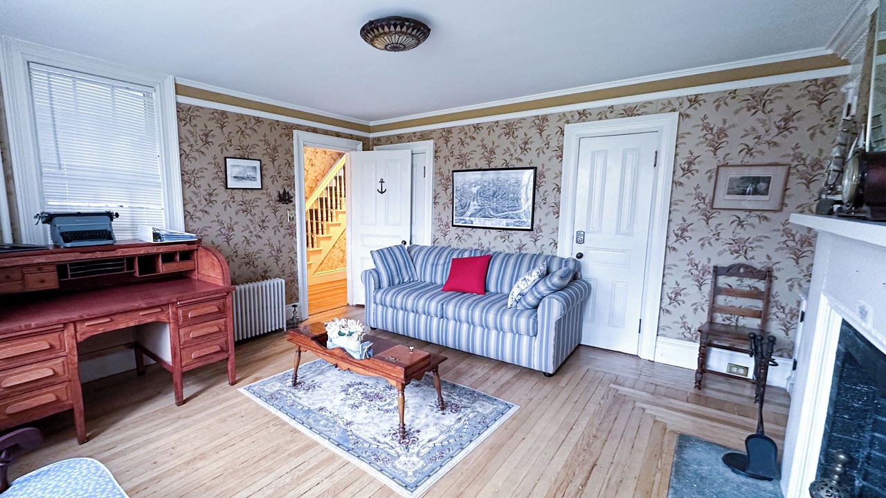 Photo of Livingroom in Norwichtown