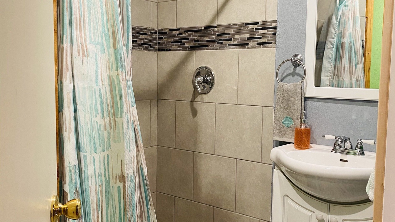 Photo of Bathroom in Willis