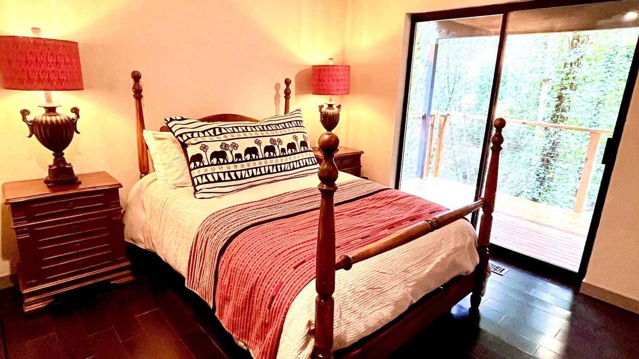 Photo of Bedroom in Squak Mountain