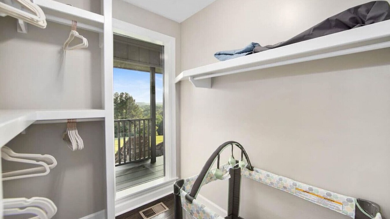 Photo of Bedroom in Hendersonville