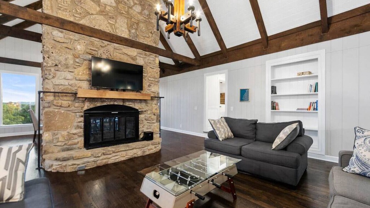 Photo of Bedroom in Hendersonville