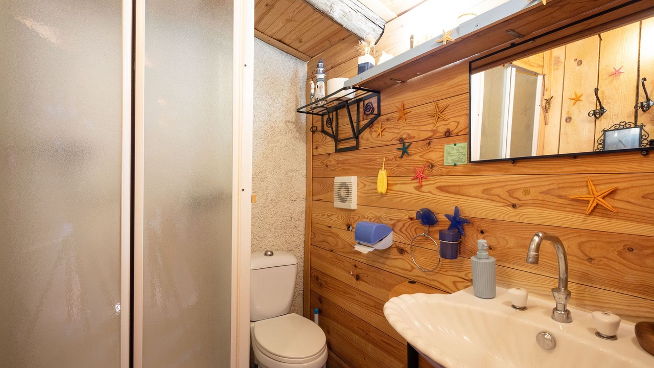 Photo of Bathroom in Durfort-et-Saint-Martin-de-Sossenac