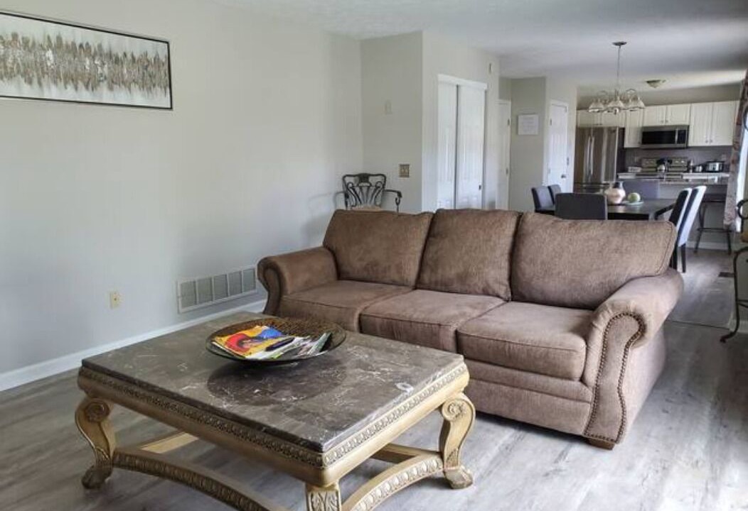 Photo of Livingroom in Pataskala