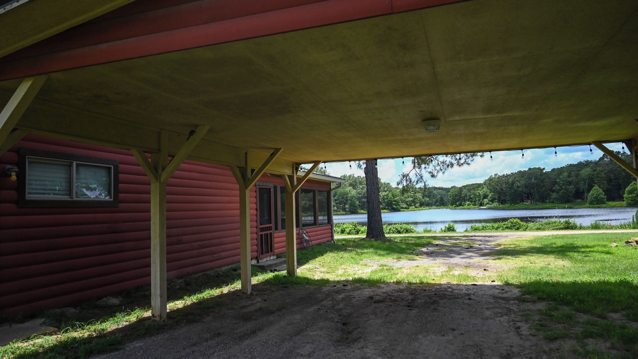 Photo of Outdoor in Edom