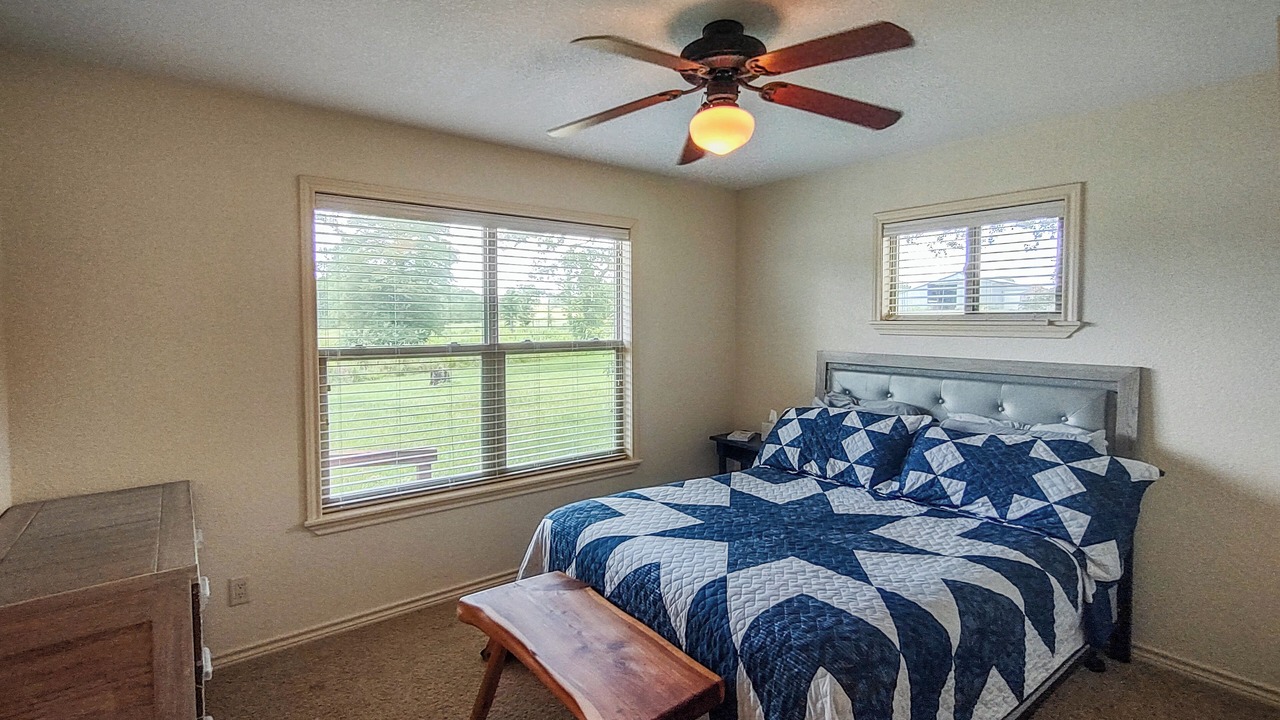 Photo of Bedroom in Edom