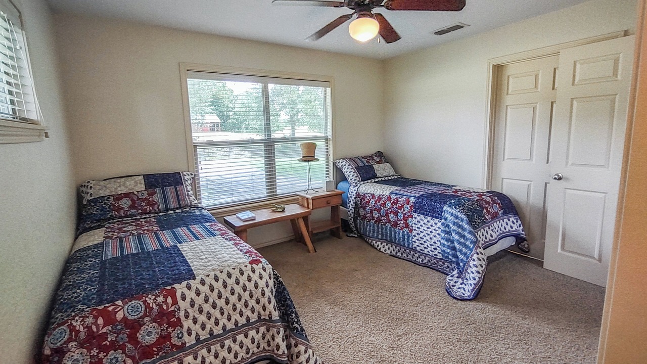 Photo of Bedroom in Edom