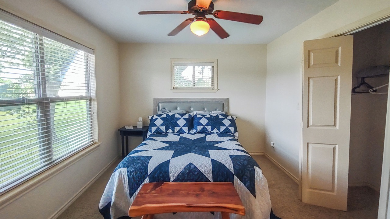 Photo of Bedroom in Edom