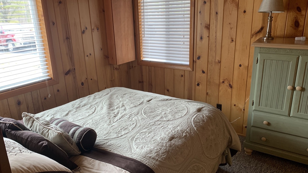 Photo of Bedroom in Long Lake
