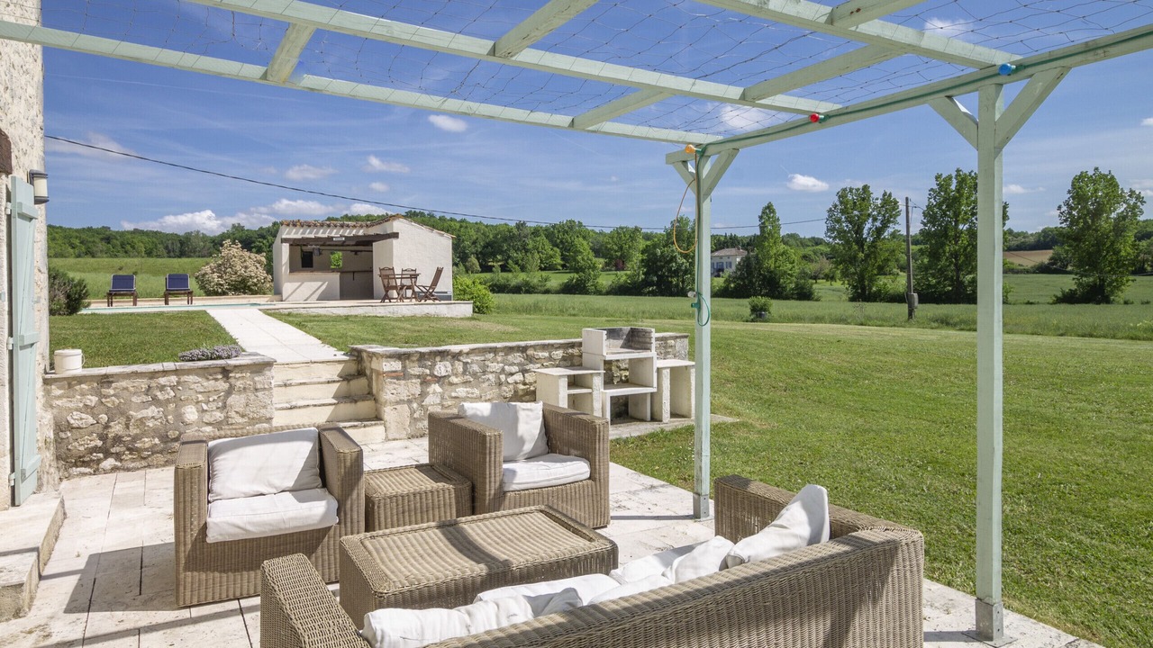 Photo of Patio Balcony in La Sauvetat-sur-Lede