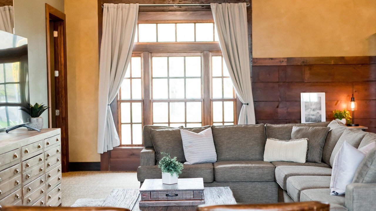 Photo of Others in Logan