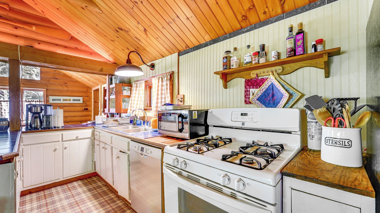 Photo of Kitchen in Saranac Lake