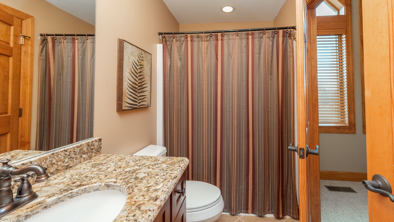 Photo of Bathroom in Waterfront Greens