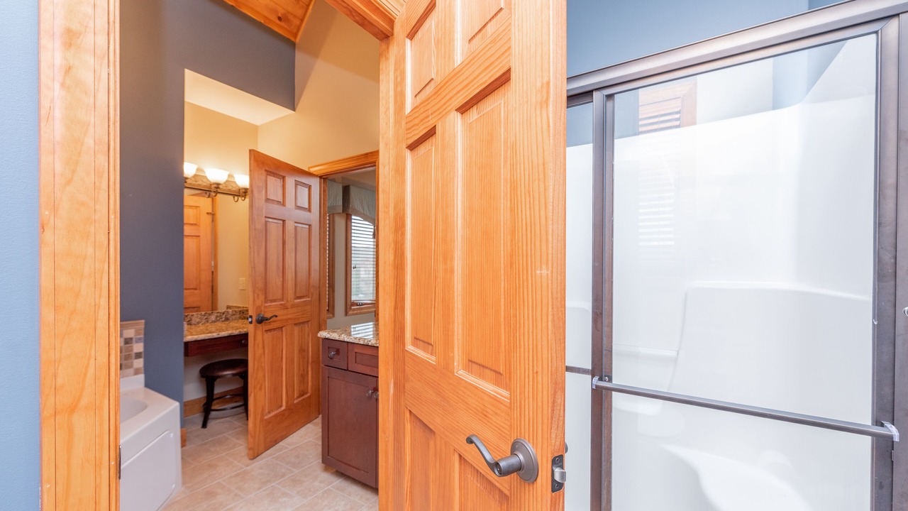 Photo of Bathroom in Waterfront Greens