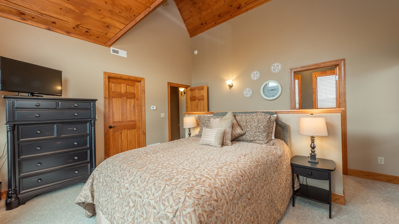 Photo of Bedroom in Waterfront Greens