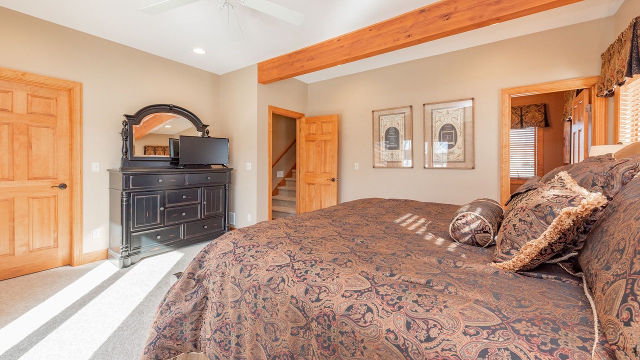 Photo of Bedroom in Waterfront Greens