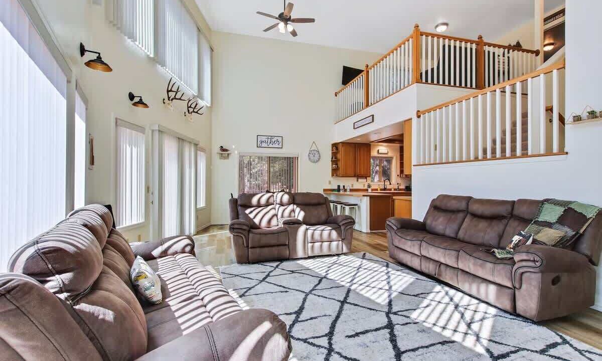 Photo of Livingroom in Cascade