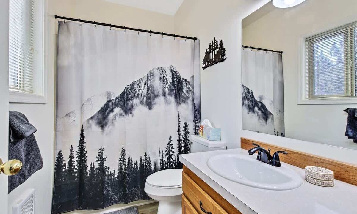 Photo of Bathroom in Cascade