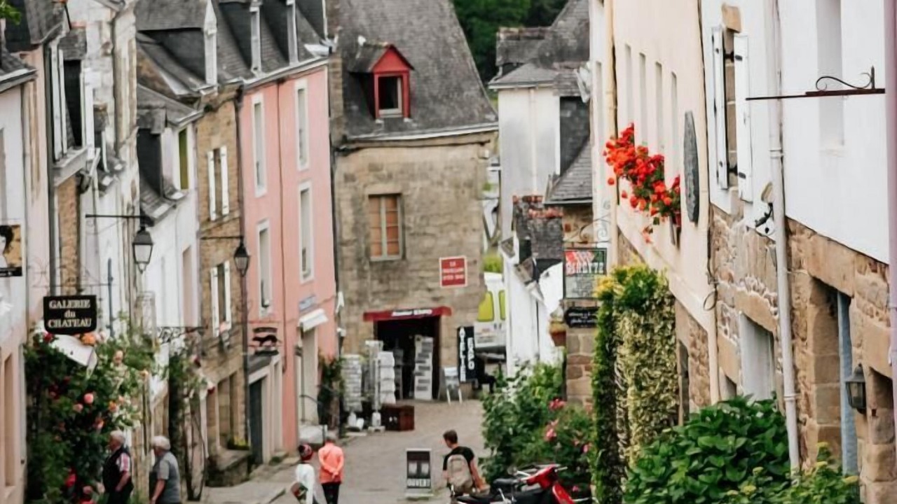 Photo of Others in Grand-Champ