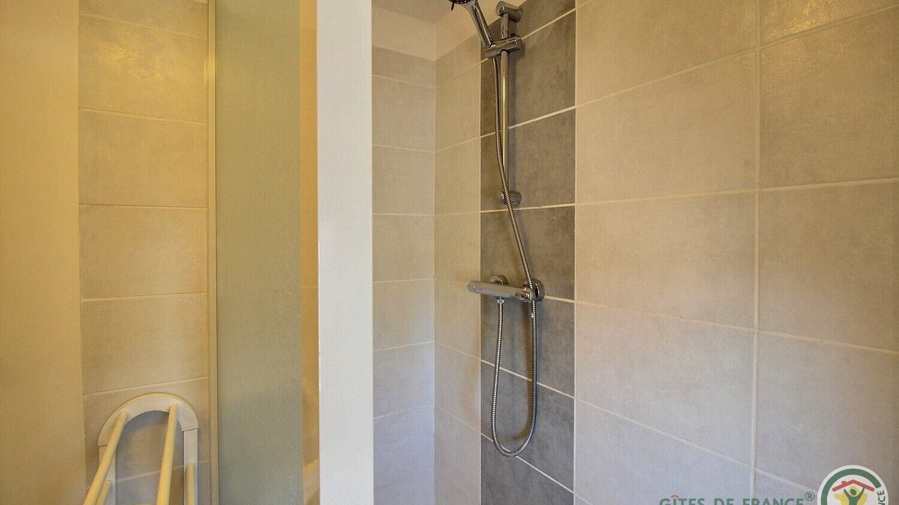 Photo of Bathroom in Dinan