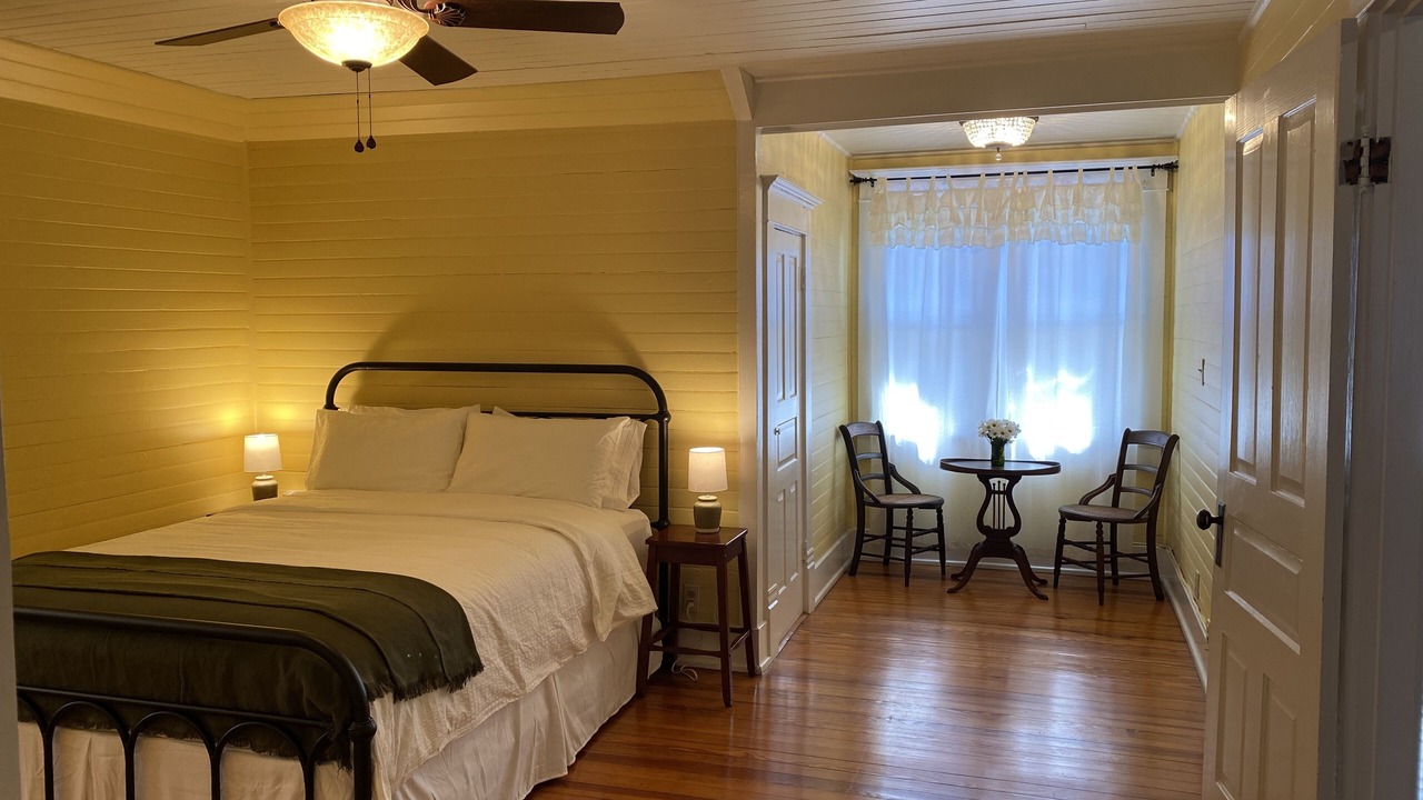 Photo of Bedroom in Soddy-Daisy