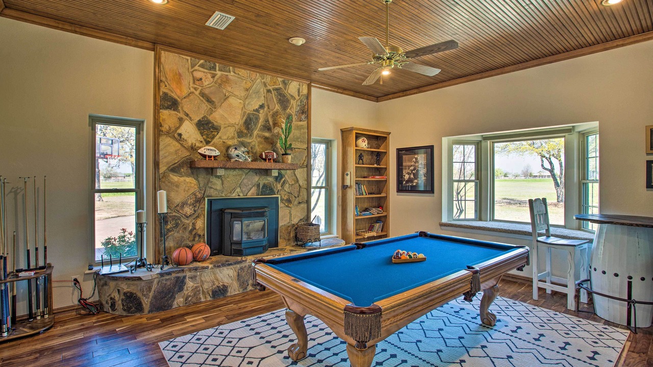 Photo of Livingroom in Pilot Point