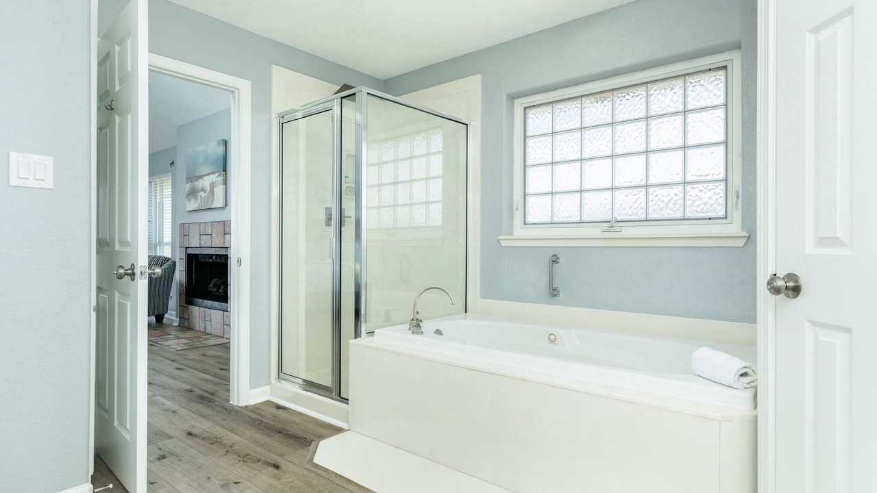Photo of Bathroom in Jamaica Beach