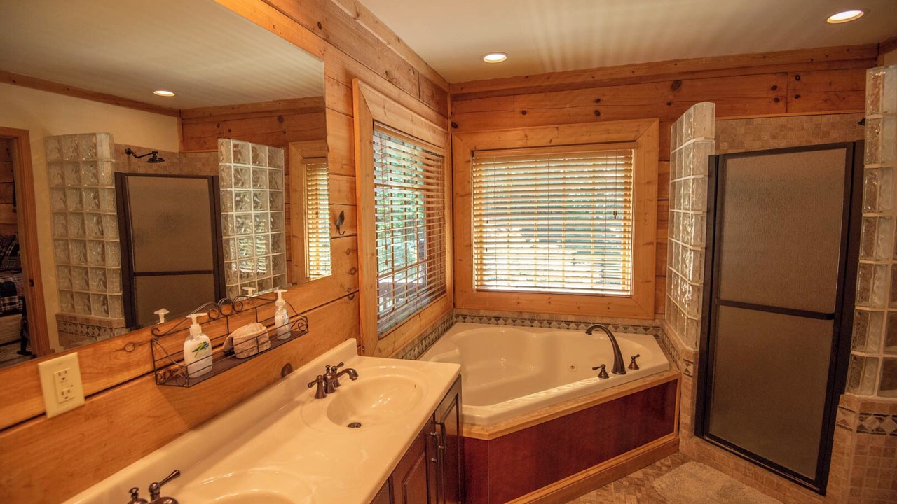 Photo of Bathroom in West Jefferson